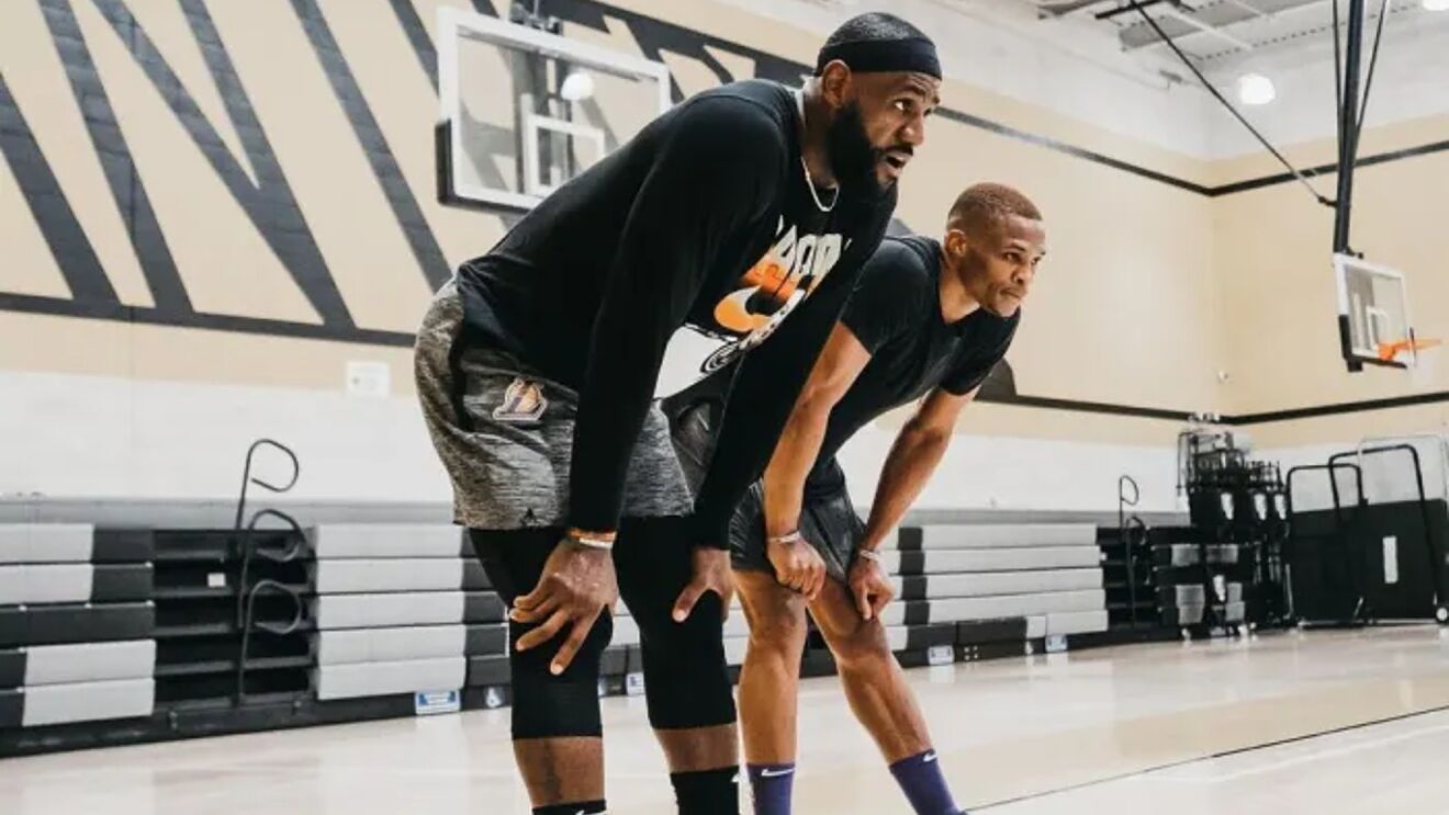 LeBron James t&aacute;i hiện chi&ecirc;u b&agrave;i từng gi&uacute;p Lakers v&ocirc; địch NBA 2020