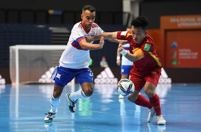 Tỷ s&ocirc;́ futsal Việt Nam 2-3 Nga: Ng&acirc;̉ng cao đ&acirc;̀u rời giải