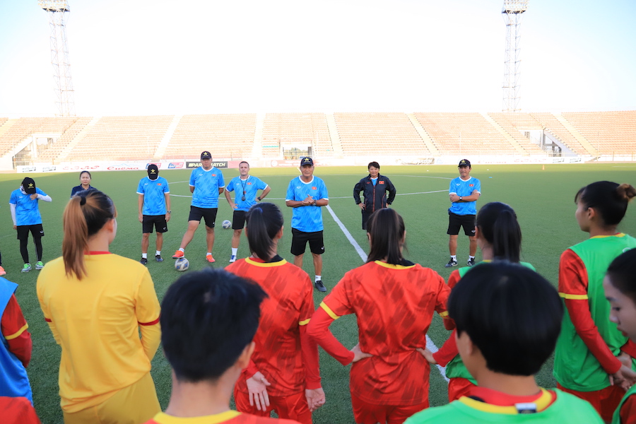 Tuyển nữ Việt Nam "soi giò" đối thủ bí ẩn Tajikistan