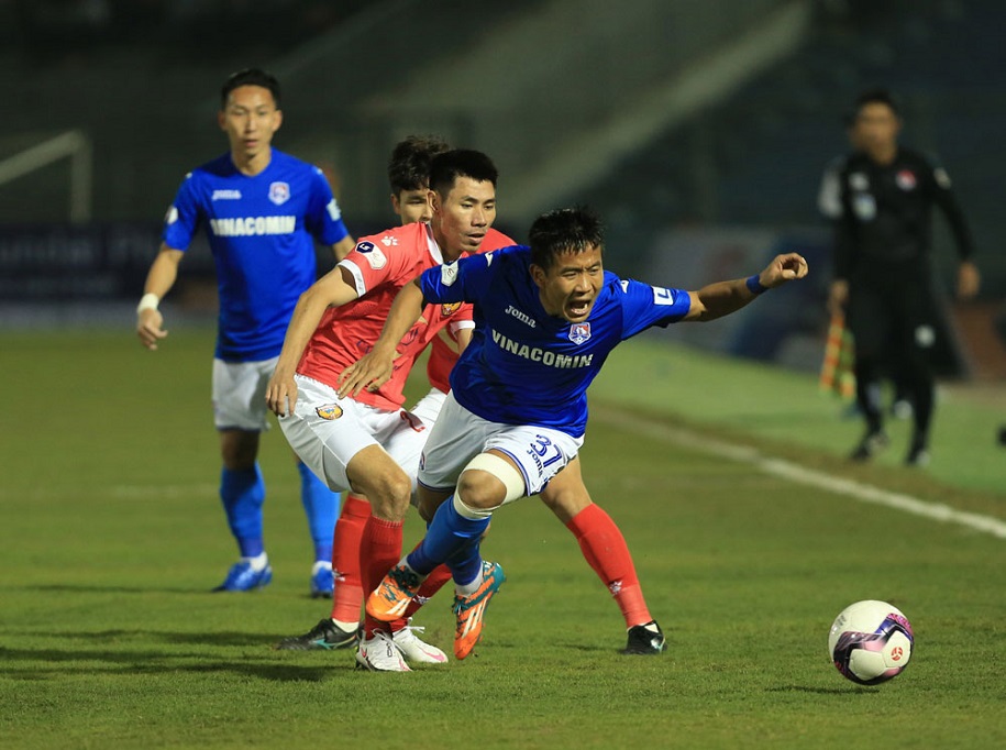 Bị nợ lương, cầu thủ Quảng Ninh có thể nhận “gói viện trợ” từ FIFA