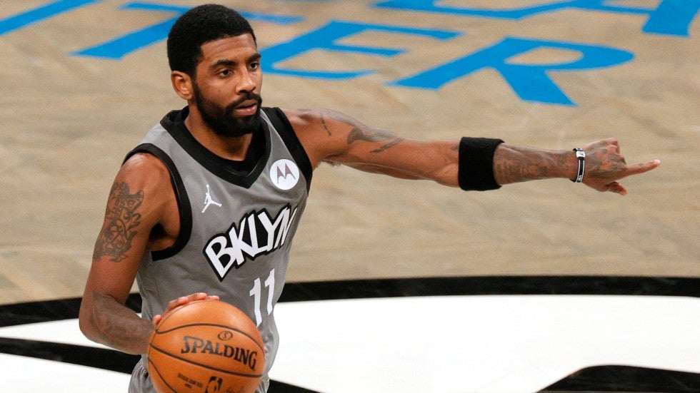 Thượng nghị sỹ Mỹ ủng hộ Kyrie Irving và các cầu thủ NBA không tiêm vaccine COVID-19