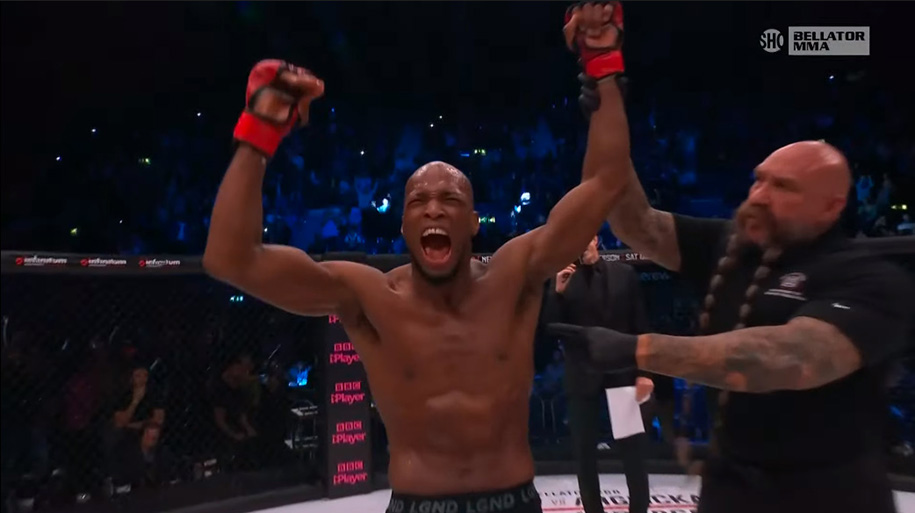 Bellator 267: Michael Page phục hận Douglas Lima nhờ kết quả sát nút
