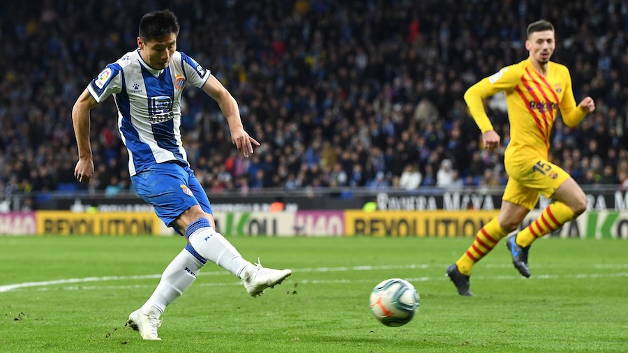 Wu Lei: Từ cú sút tung lưới Barca tới khoảnh khắc khiến Việt Nam chết lặng