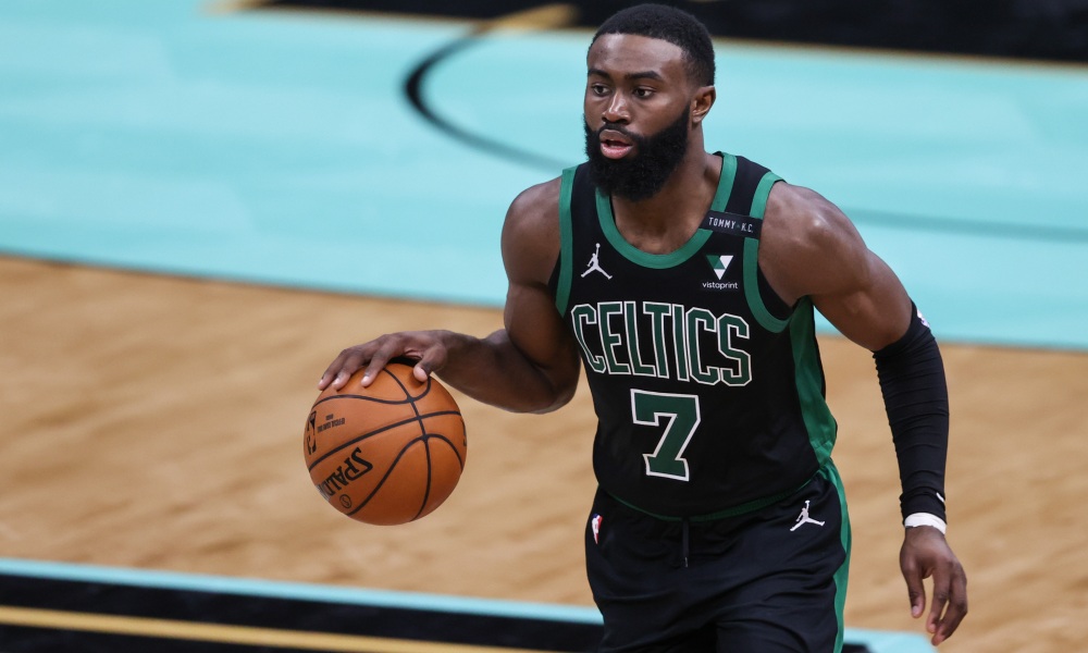 Jaylen Brown dính COVID-19 ít ngày sau phát biểu úp mở về vaccine