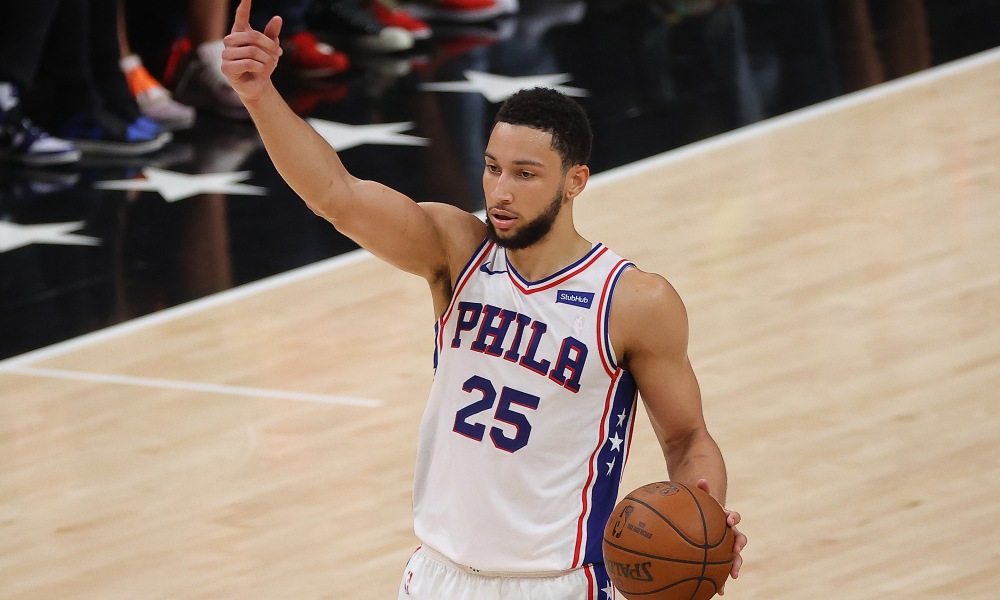 Ben Simmons vượt qua kiểm tra y tế, sẵn s&agrave;ng kho&aacute;c &aacute;o Philadelphia 76ers?