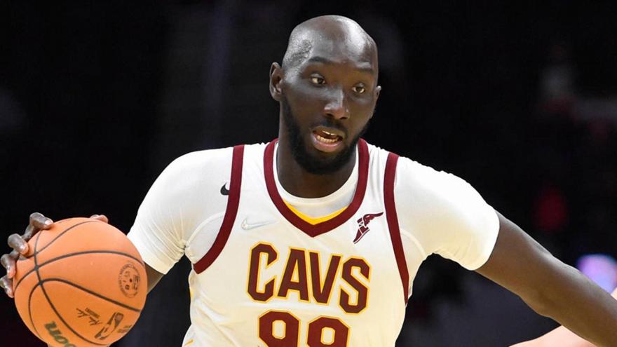 Tacko Fall chính thức có bến đỗ, tiếp tục sắm vai cầu thủ cao nhất NBA