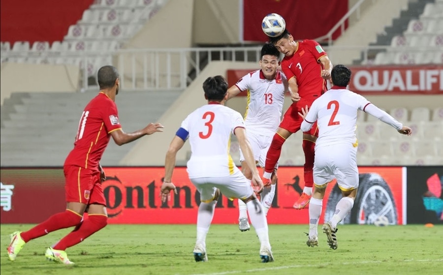 Tuyển Việt Nam suýt rơi khỏi Top 100 FIFA, bị Thái Lan rút ngắn Tuyển Việt Nam suýt rơi khỏi Top 100 FIFA, bị Thái Lan rút ngắn