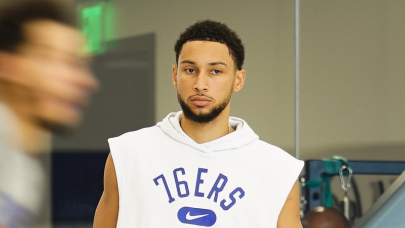 Viện cớ đau lưng, Ben Simmons bỏ tập tại Philadelphia 76ers