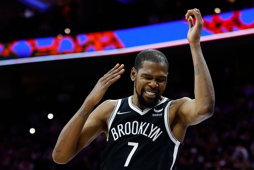 Kevin Durant đạt triple-double, Nets ngược dòng kịch tính ở phút chót