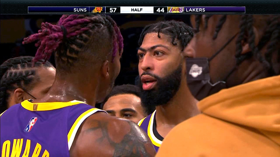 Xem ngay: Anthony Davis và Dwight Howard gây gổ "nhẹ" ngoài đường biên