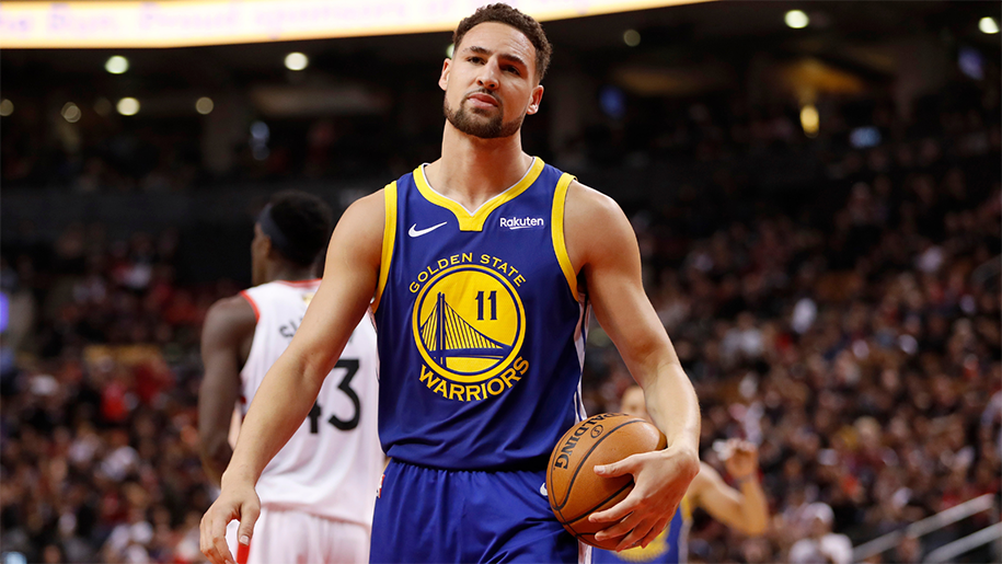 Góc hài hước: Klay Thompson bị đồng đội “troll” thậm tệ sau khi hụt Top-75 của NBA