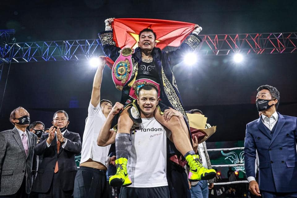 Thu Nhi chưa thể mang đai WBO về Việt Nam vì bận đi thi đấu tiếp