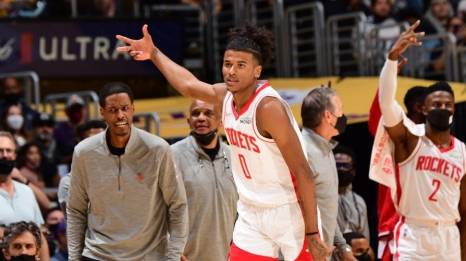 Tài năng gốc Philippines của Rockets khiến Lakers suýt đánh rơi chiến thắng