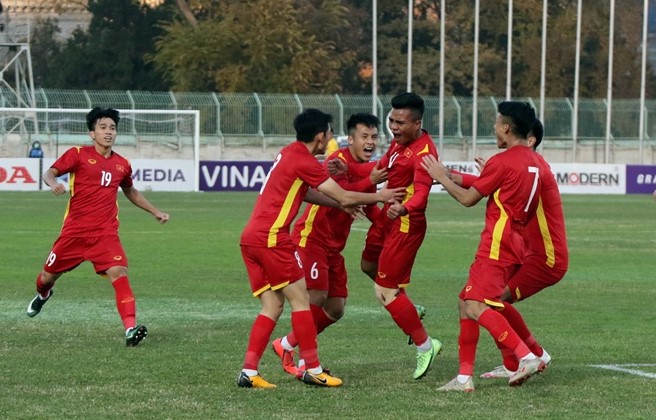 HLV Park Hang Seo gọi 8 c&acirc;̀u thủ U23 Vi&ecirc;̣t Nam đá vòng loại World Cup 2022