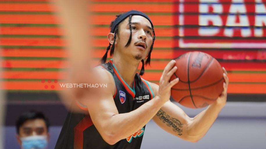 Khoa Trần và Akeem Scott đối đầu nảy lửa, nhưng Michael Soy mới là người hùng