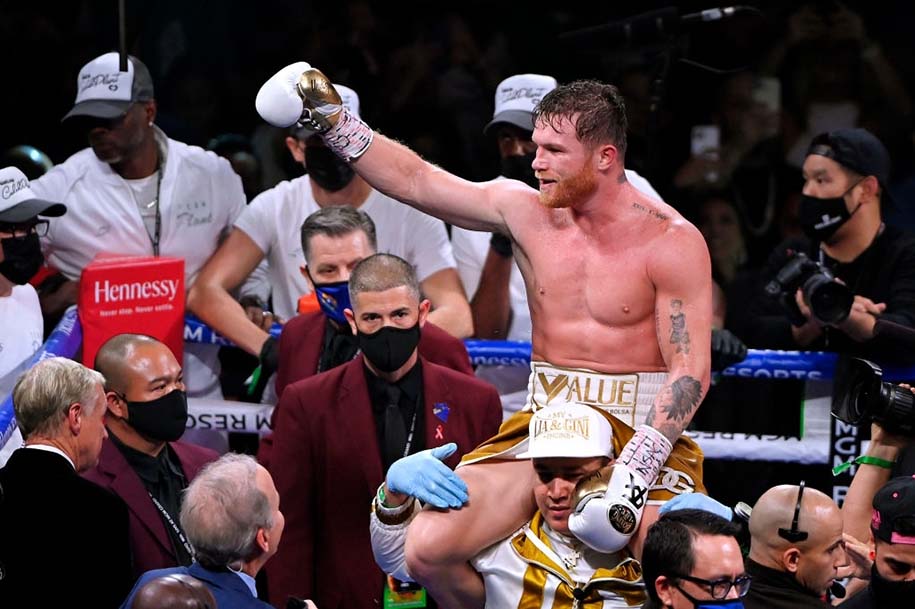 Canelo Alvarez thừa nhận bị bất ngờ trước Caleb Plant, hé lộ thời điểm trận đấu tiếp theo