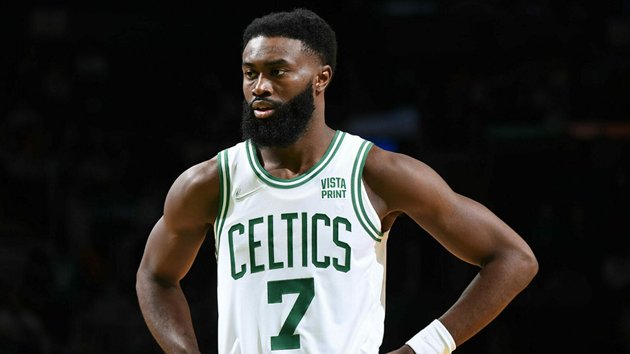 Jaylen Brown dính chấn thương gân kheo, Boston Celtics mất sao ghi điểm số 1