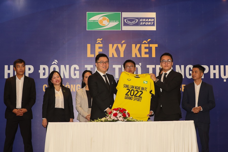 SLNA khoác t&acirc;́m áo mới ở V.League 2022