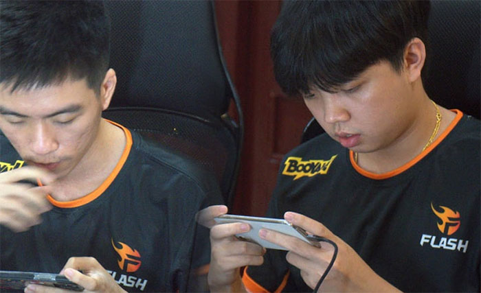 Saigon Phantom vào tứ kết, Team Flash có nguy cơ bị loại khỏi AIC 2021