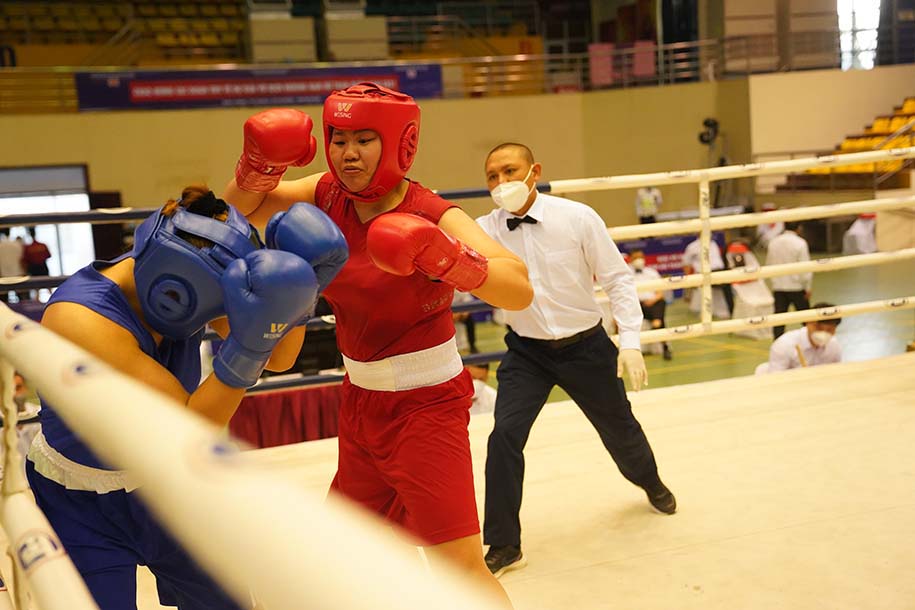 Bi hài chuyện 10 HLV làm "trọng tài bất đắc dĩ" ở giải Vô địch Boxing quốc gia 2021