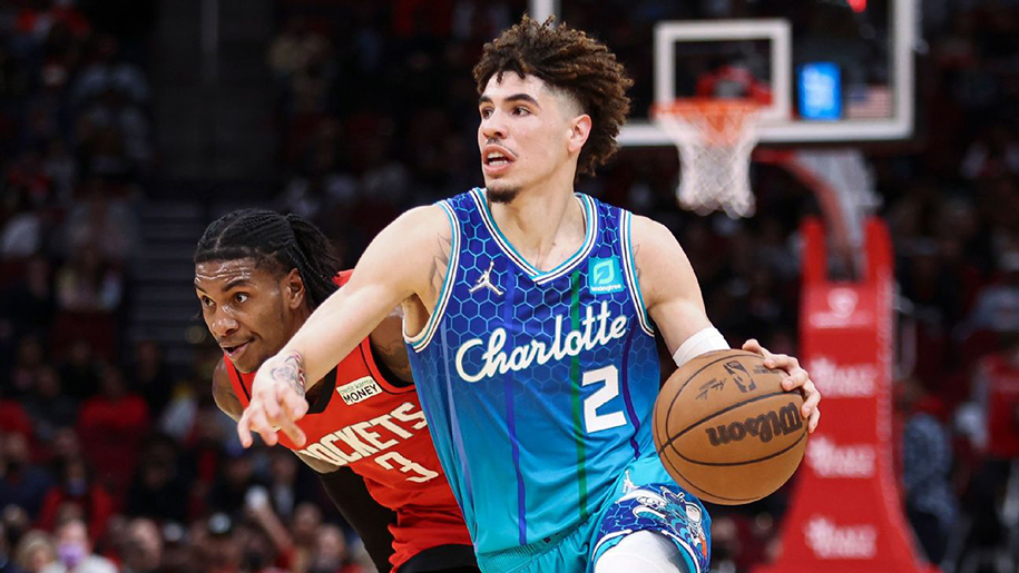 Bốn cầu thủ Hornets, bao gồm LaMelo Ball phải nghỉ thi đấu nhiều ngày vì COVID-19