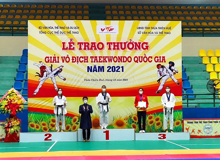 Võ sỹ Olympic Kim Tuyền hủy diệt đối thủ giành HCV Taekwondo quốc gia