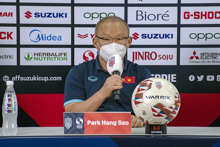 HLV Park Hang Seo: Gặp Thái Lan hay Singapore cũng vậy thôi HLV Park Hang Seo: Gặp Thái Lan hay Singapore cũng vậy thôi