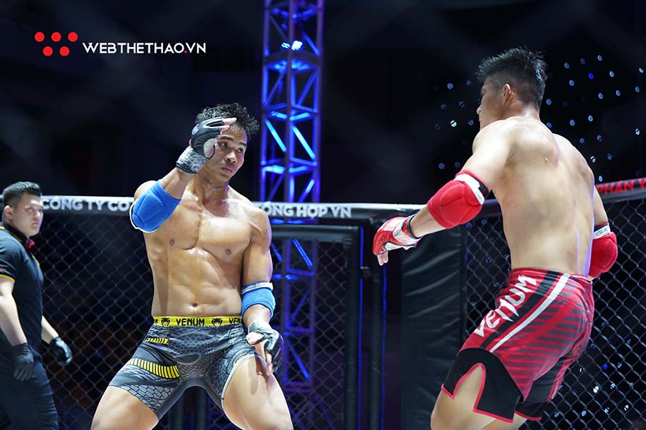 Những h&igrave;nh ảnh ấn tượng nhất từ đ&ecirc;m tranh C&uacute;p MMA Việt Nam 2021
