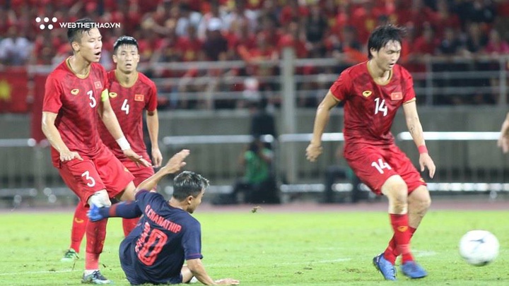 Trực tiếp Việt Nam vs Thái Lan: Quang Hải đối đầu Chanathip