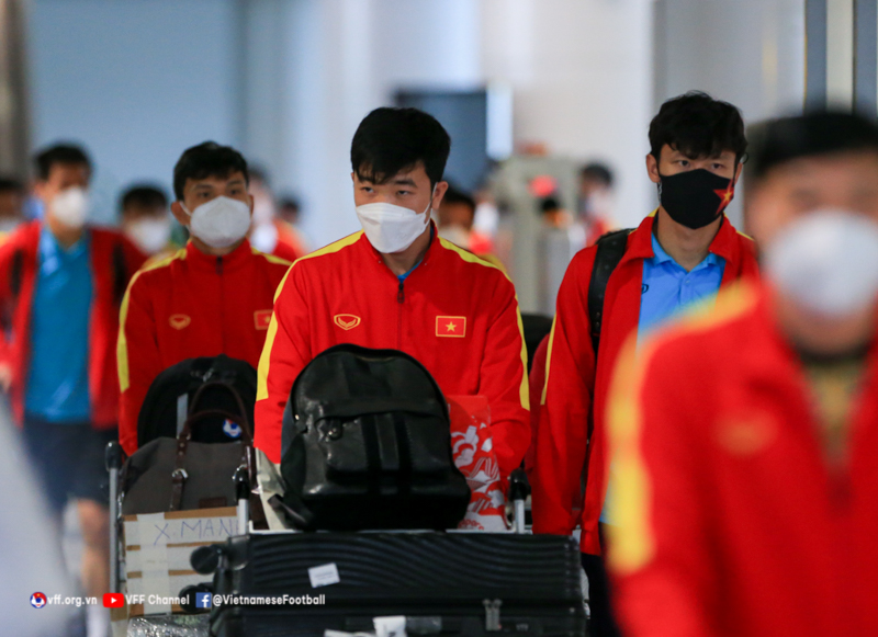 Trở v&ecirc;̀ nước, tuy&ecirc;̉n Vi&ecirc;̣t Nam quy&ecirc;́t v&ocirc; địch AFF Cup 2022
