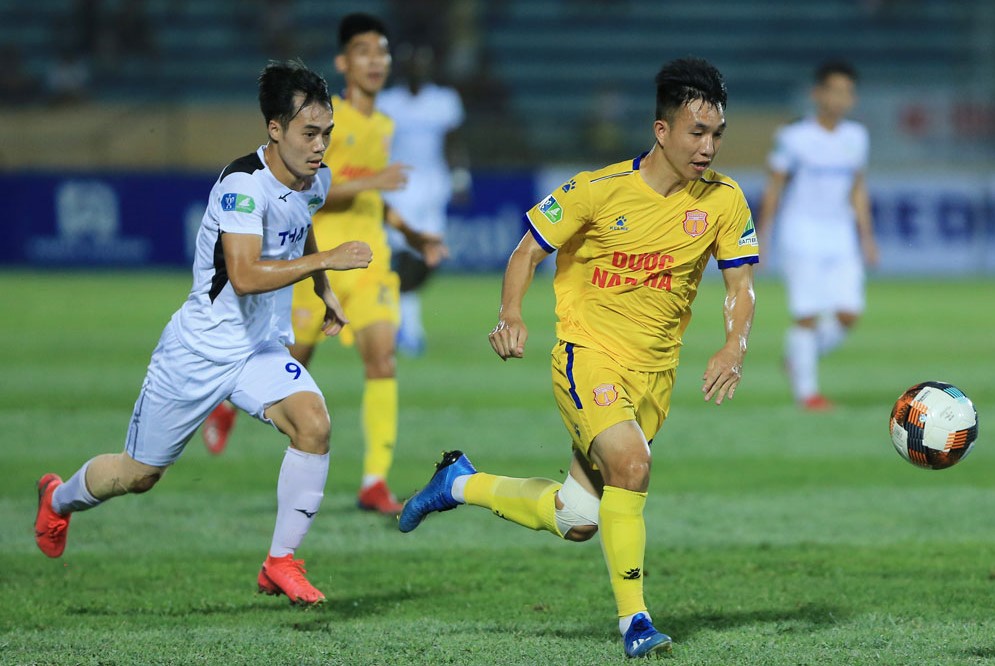 Vòng 1 V.League 2022: HAGL làm khách tr&ecirc;n &ldquo;chảo lửa&rdquo; Thi&ecirc;n Trường