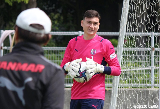 Đặng Văn Lâm gia hạn hợp đồng với CLB Cerezo Osaka