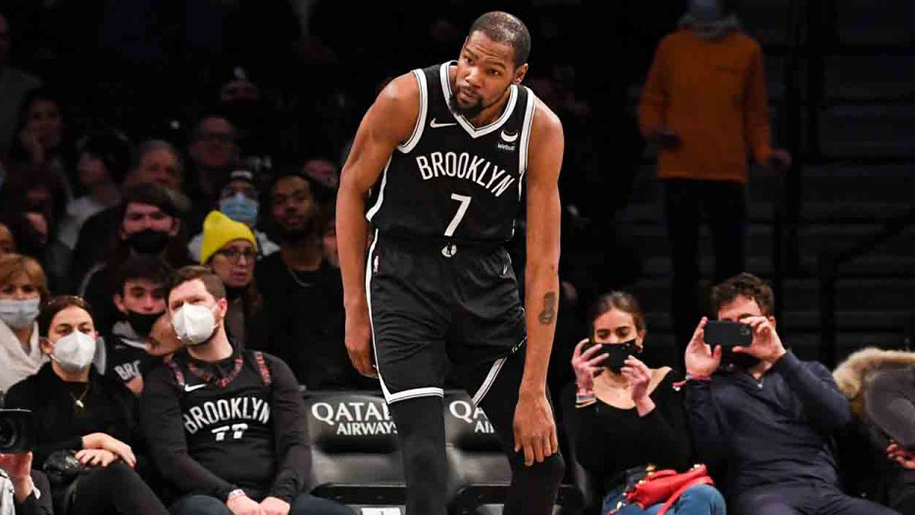 Kevin Durant bị ngã vào đầu gối: Nghỉ thi đấu ít nhất 4-6 tuần