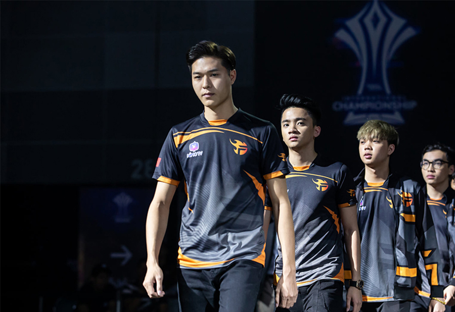 Gấu giã từ sự nghiệp Liên Quân sau 4 năm thi đấu cho Team Flash