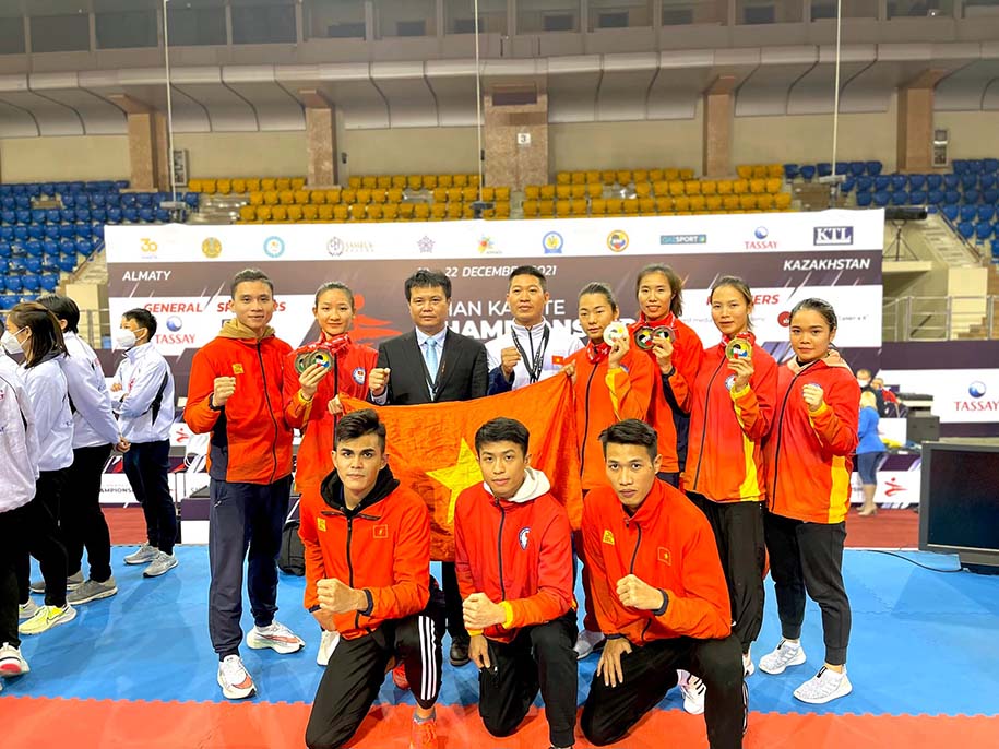 Hơn 400 triệu tiền thưởng trao cho ĐT Karate Việt Nam sau giải Vô địch Châu Á