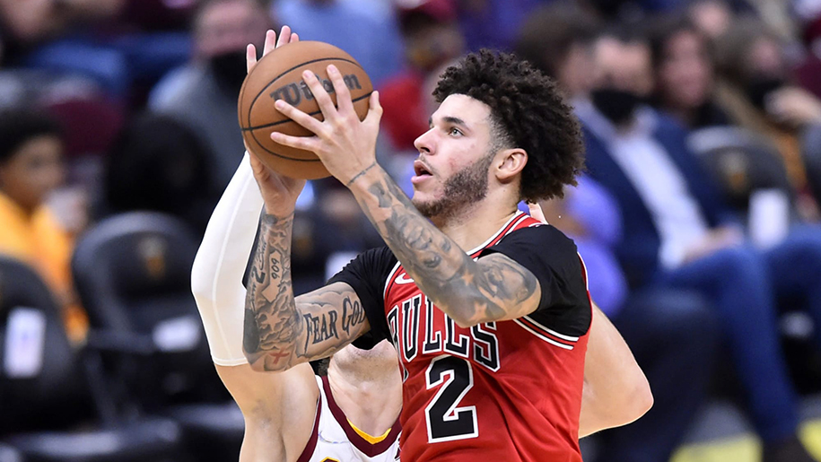 Tin dữ liên tục đến với Chicago Bulls: Lonzo Ball chấn thương đầu gối