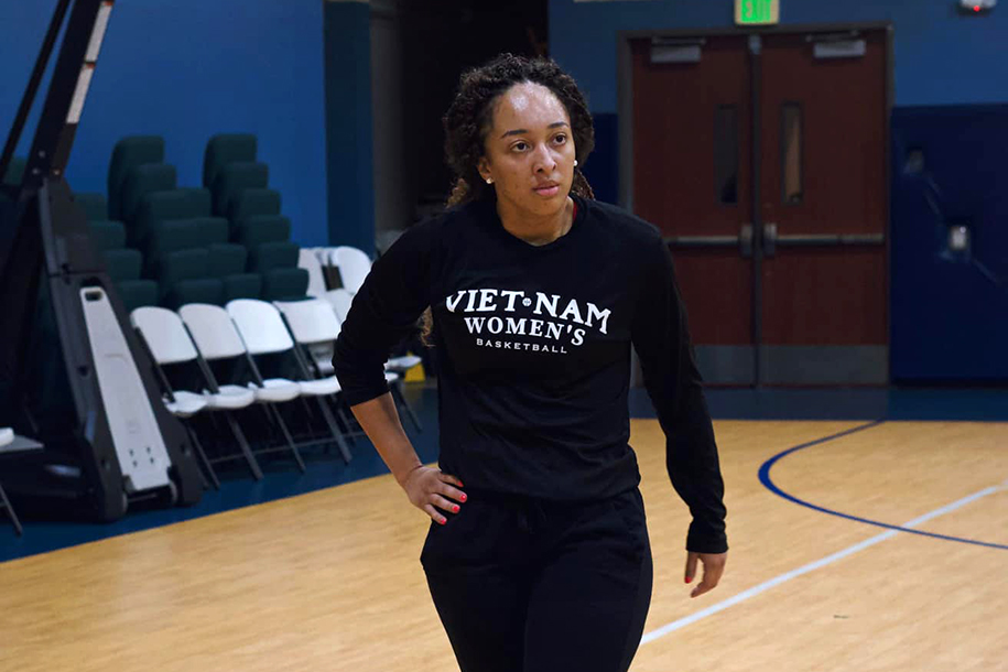 Nữ cầu thủ gốc Việt Mailee Jones đăng k&yacute; WNBA Draft, l&agrave;m n&ecirc;n lịch sử