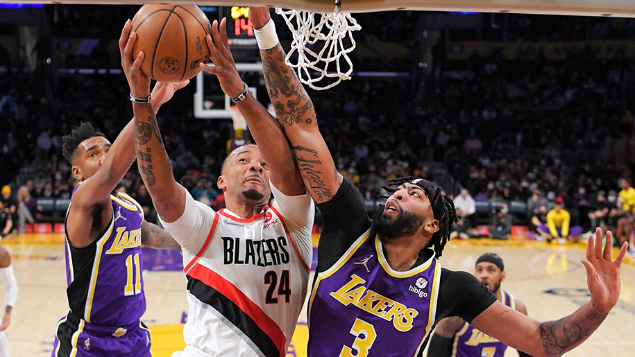 Los Angeles Lakers chặn đứng mạch thua nhờ màn tỏa sáng của Anthony Davis