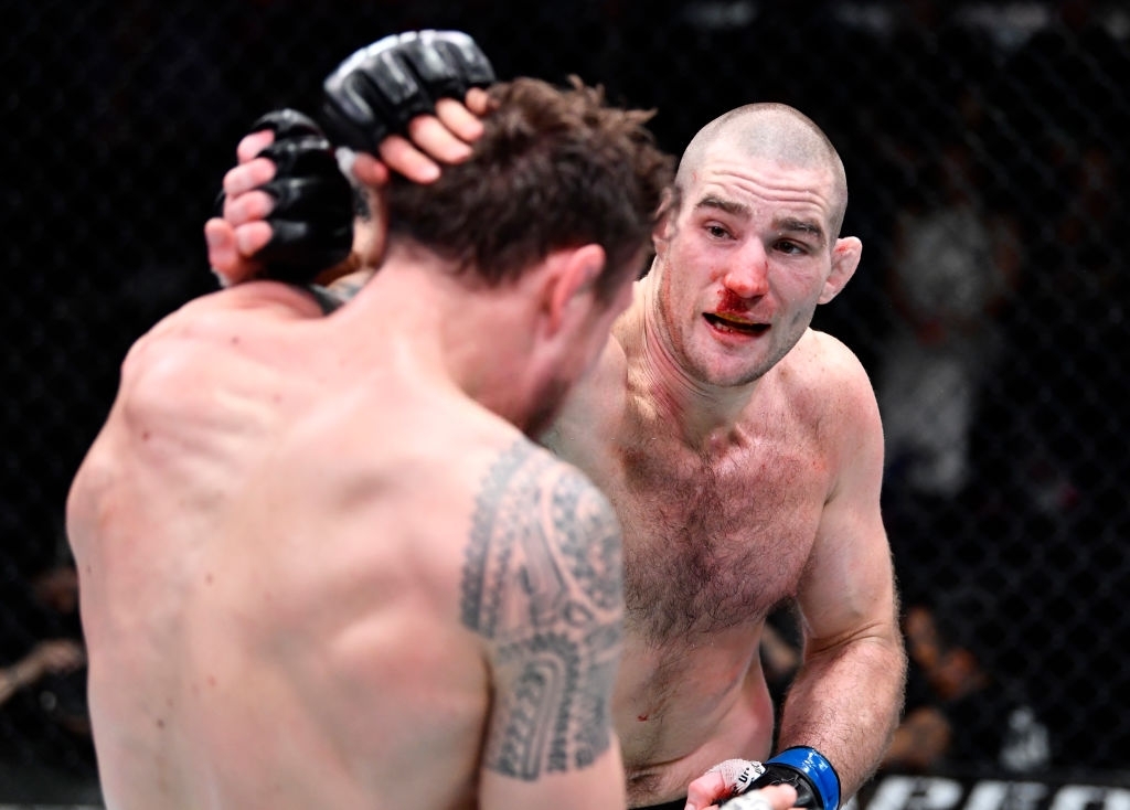 Đả bại Jack Hermansson, "Tarzan" Sean Strickland áp sát cơ hội tranh đai nhờ 5 trận thắng