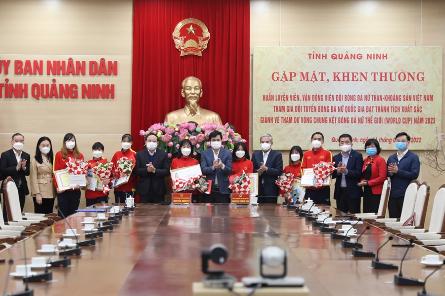 Quảng Ninh thưởng “nóng” cầu thủ tuyển Việt Nam, tạo cơ chế riêng cho bóng đá nữ
