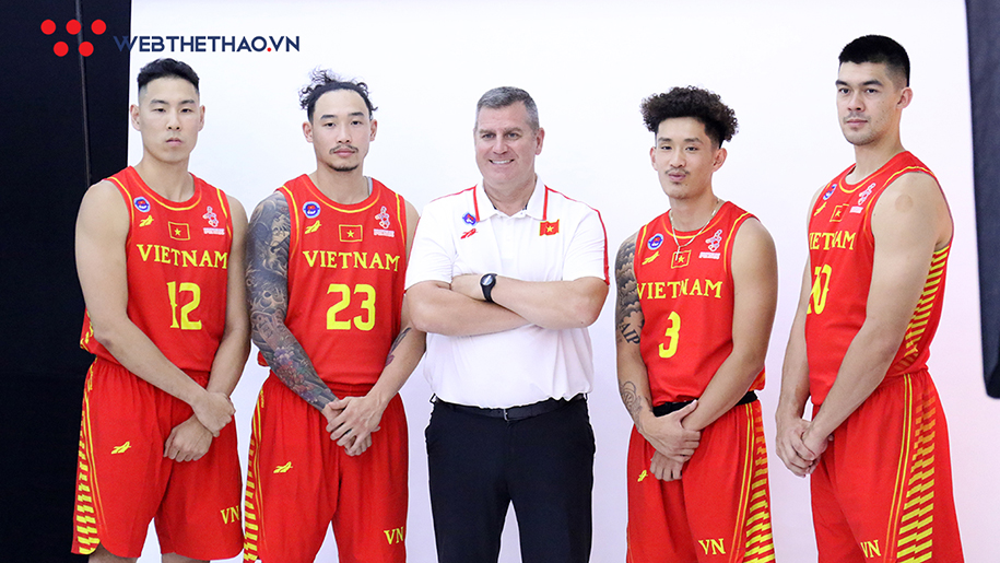 Hé lộ: Chris Dierker sẽ góp mặt trong đội tuyển bóng rổ Việt Nam dự SEA Games 31? Hé lộ: Chris Dierker sẽ góp mặt trong đội tuyển bóng rổ Việt Nam dự SEA Games 31?