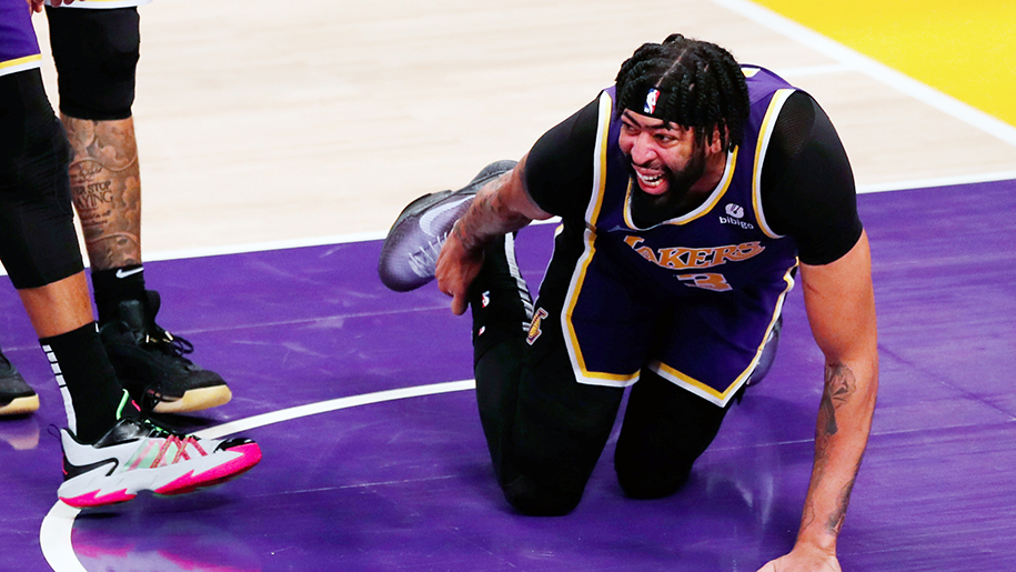 Anthony Davis nghỉ ít nhất 1 tháng: Khó khăn chồng chất cho cú nước rút của Lakers