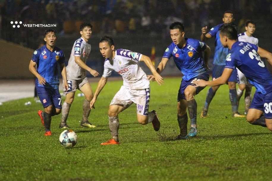 Cầu thủ Quảng Nam tố lãnh đạo CLB không trả phí “lót tay”, đòi kiện lên FIFA