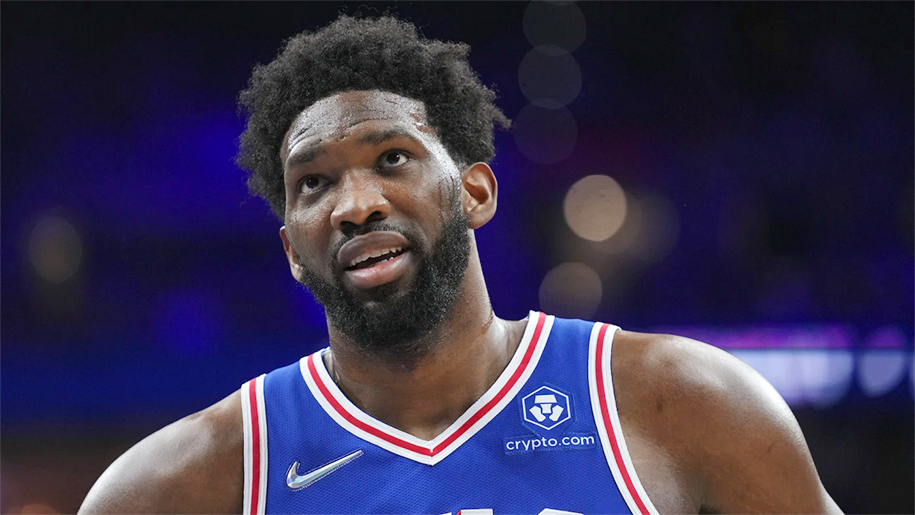 Joel Embiid sau khi cố gắng hết sức giữ chân Ben Simmons: "Tôi không quan tâm nữa"