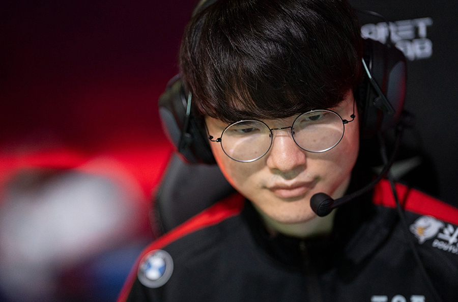 Đại thắng DK, T1 ghi tên mình vào Playoffs LCK Mùa Xuân 2022