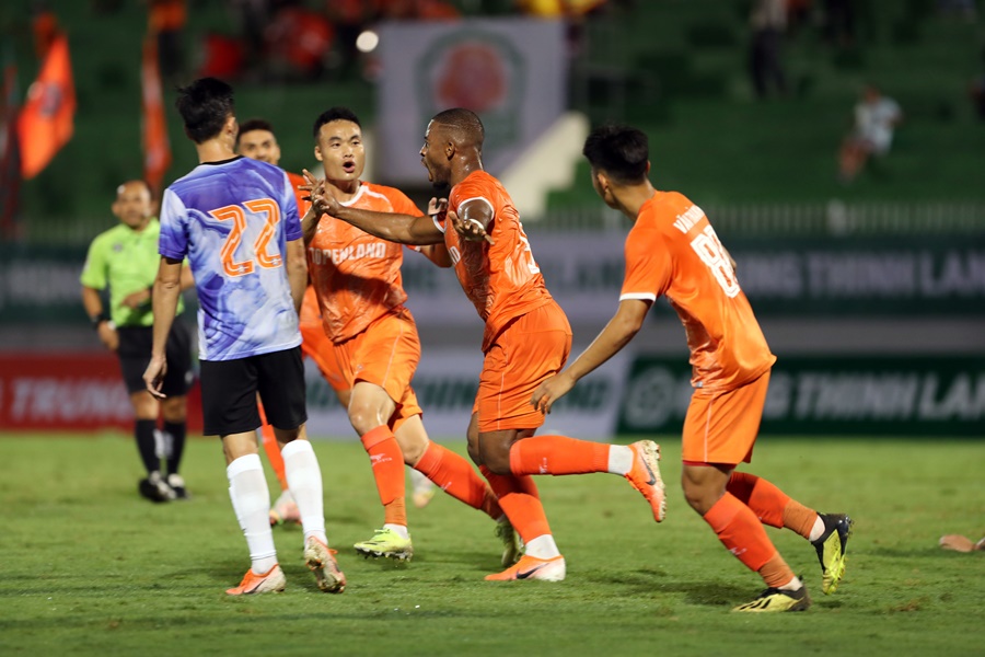 Khai màn V.League 2022: Tâm điểm Quy Nhơn, ngóng phủ vàng Gò Đậu