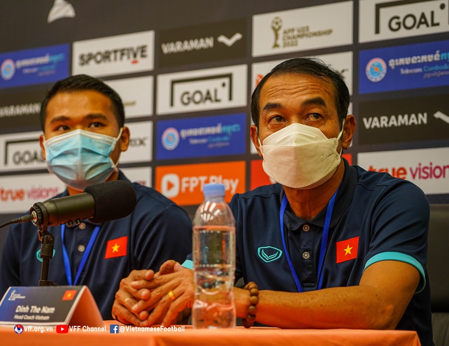 HLV Đinh Thế Nam tiết lộ vũ khí đáng sợ của U23 Việt Nam để "dọa" Thái Lan