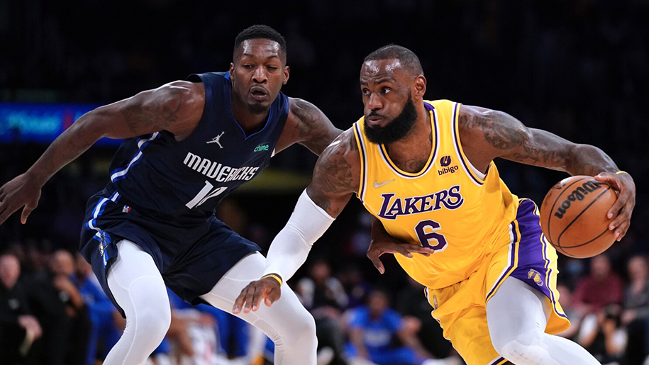 Giữa chuỗi trận tệ hại nhất mùa giải, LeBron James vẫn duy trì sự tự tin