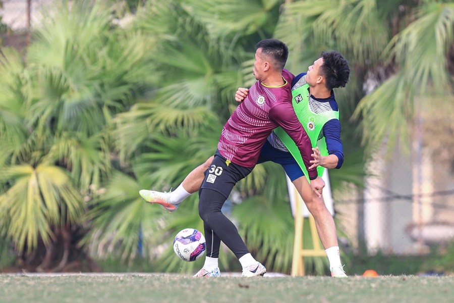 Bốn thủ môn vẫn dương tính COVID-19, Hà Nội FC có thể nghỉ tiếp thêm 1 trận