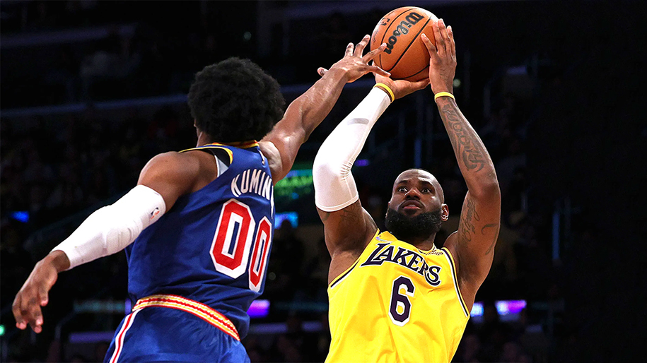 Những con số ấn tượng trong trận đấu 56 điểm “chống lại tuổi tác" của LeBron James